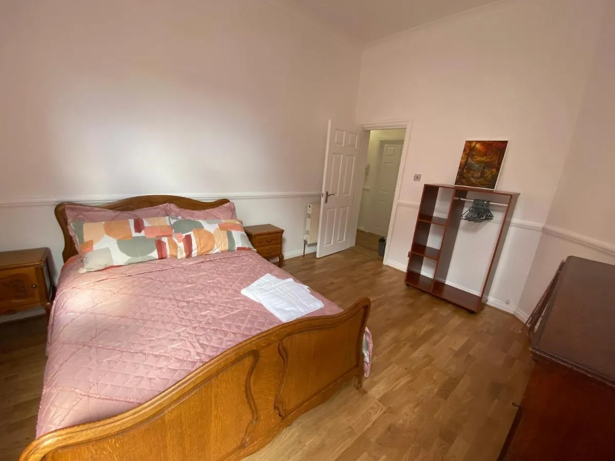 Apartment Seaside Rentals Bournemouth Centre - Large 3Br, Wifi, Beach 8 Min Walk United Kingdom