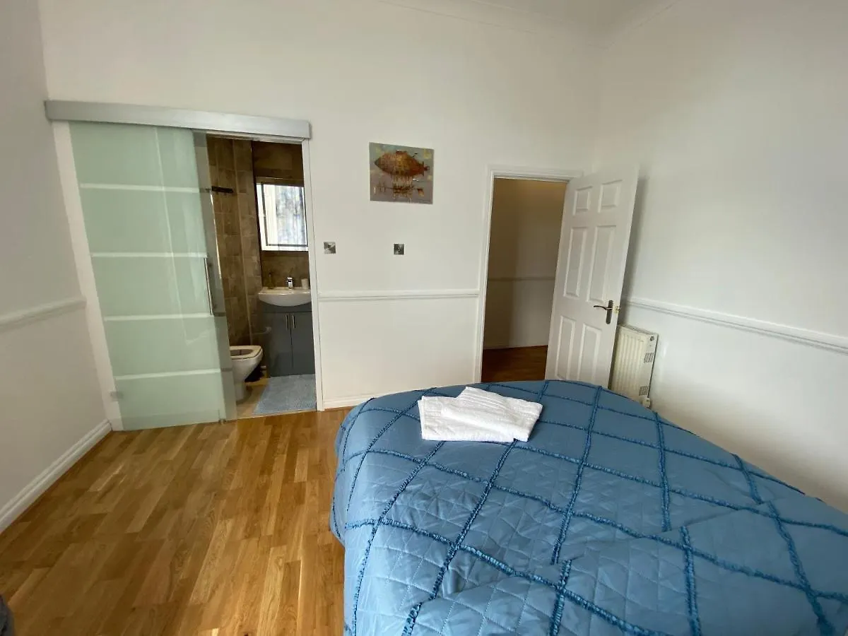 Seaside Rentals Bournemouth Centre - Large 3Br, Wifi, Beach 8 Min Walk United Kingdom