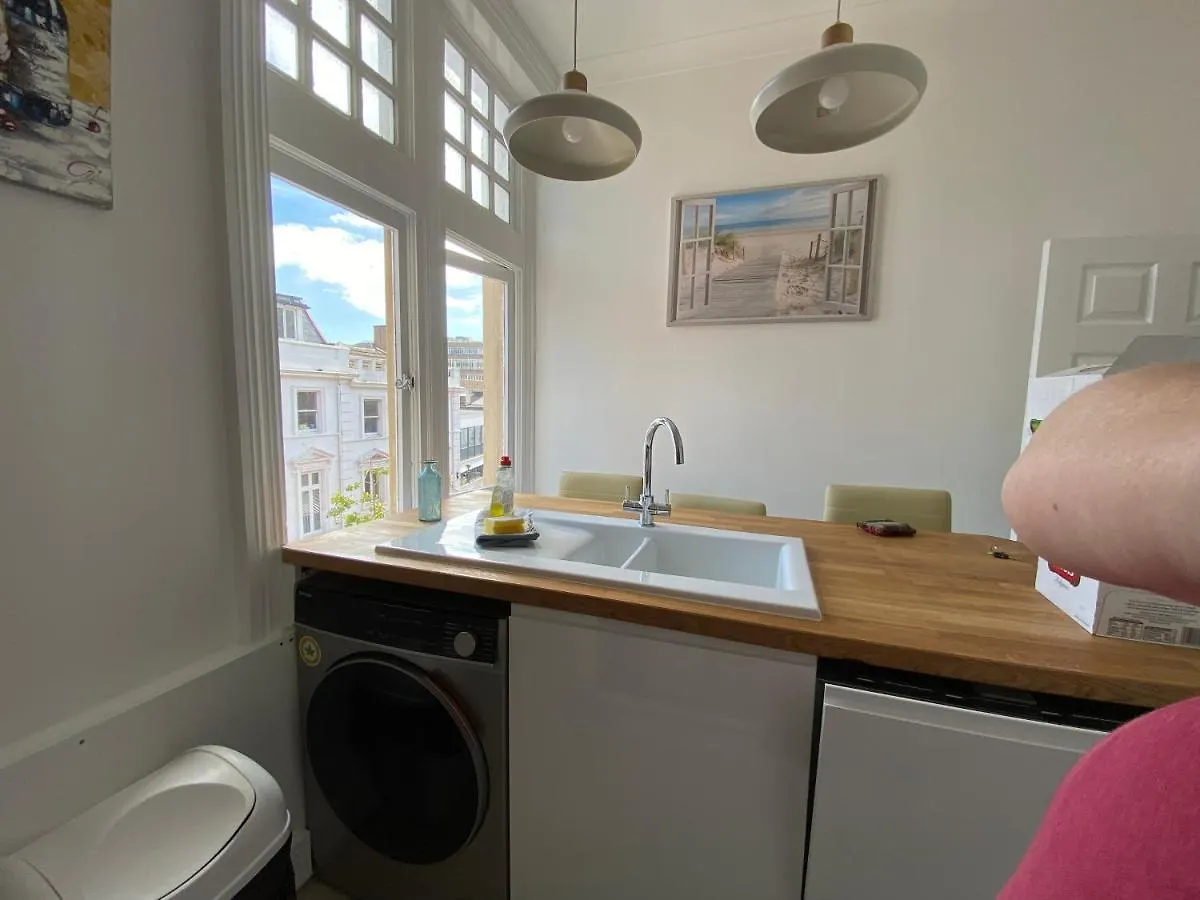 Seaside Rentals Bournemouth Centre - Large 3Br, Wifi, Beach 8 Min Walk United Kingdom